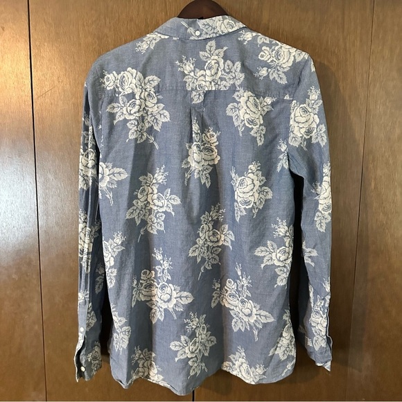 GAP Blue and White Casual Button Down Shirt Floral Design Sz XL Tall Coastal - Picture 6 of 9
